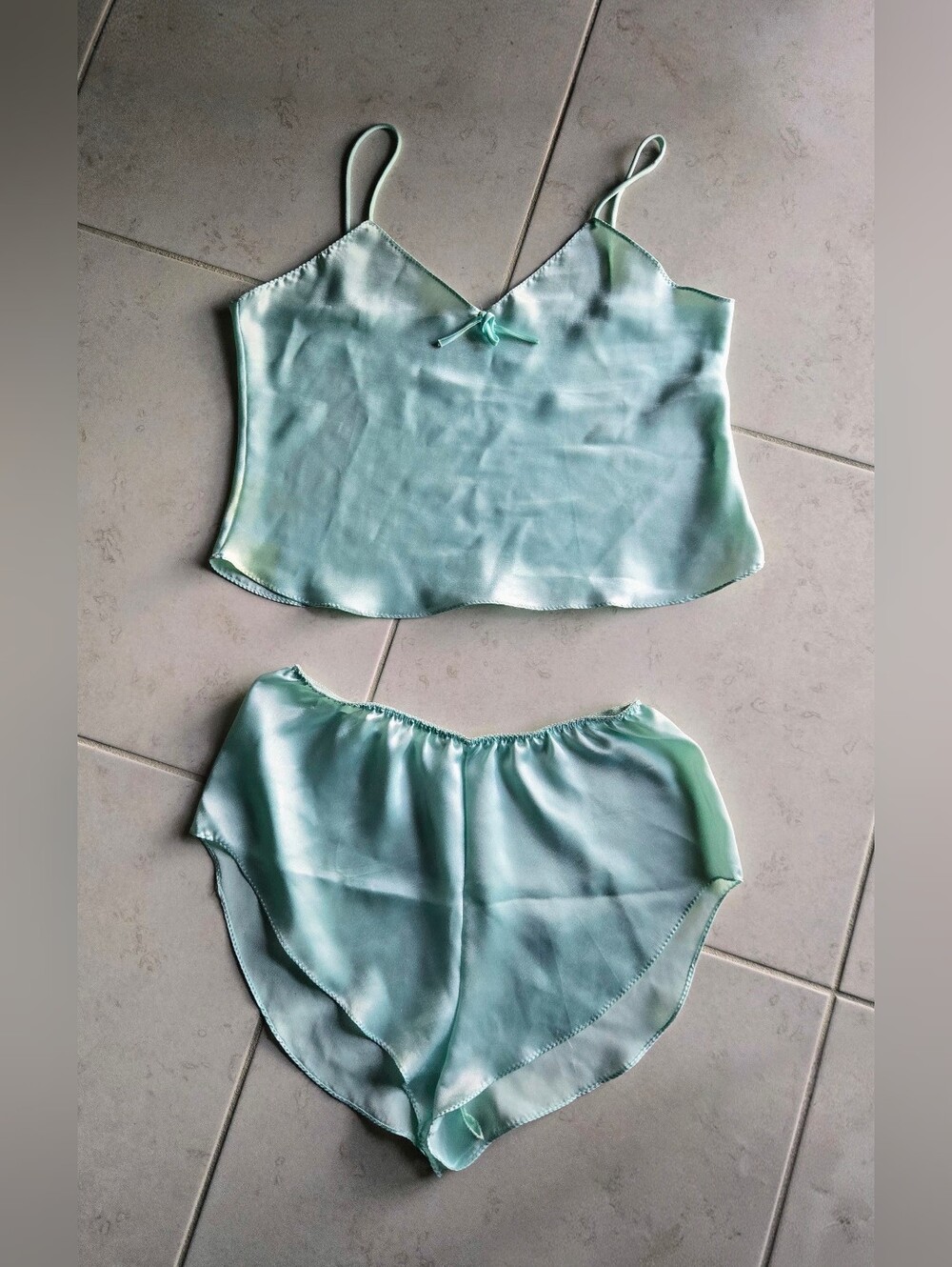Vintage Nan Flower Mint Green Satin Cami & Tap Shorts 2 Peice Pajama Set. L